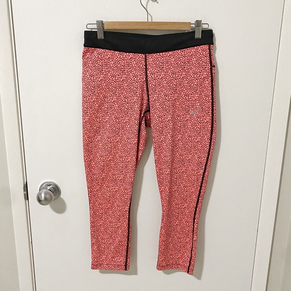 Nike Dri-Fit AOP Relay Crop Running Tights Coral/Black, Medium - Picture 3 of 12